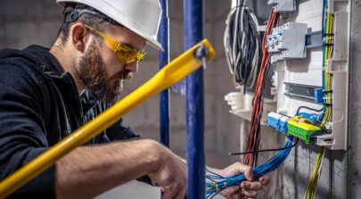 Poprawa efektywności prac elektryk, instalacje elektryczne zlecenia